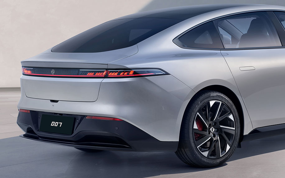 1.82 m² double-coated panoramic roof