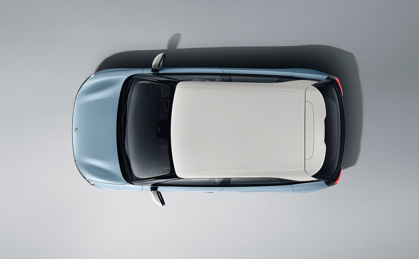 Floating two-tone roof